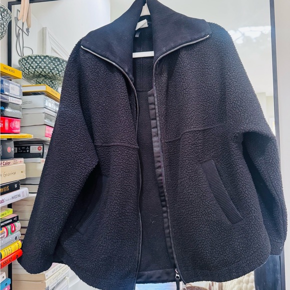 Varley Black Zip Up Jacket - Picture 3 of 4